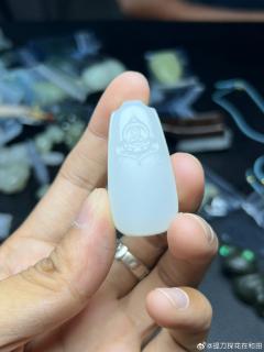 羊脂白玉无相佛吊坠